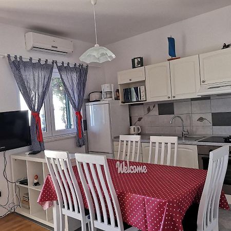 Villa Fortudor Milna  Luaran gambar